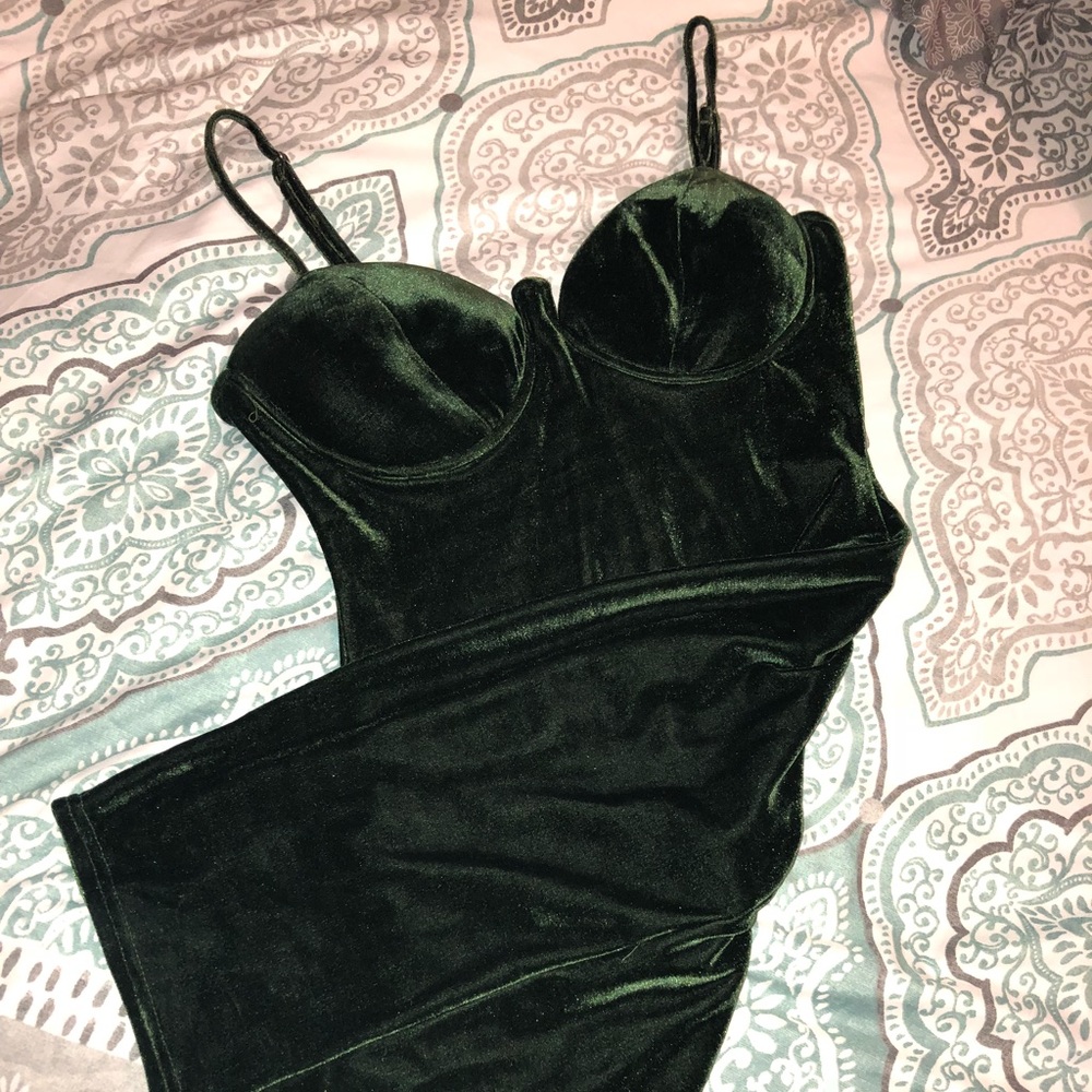 Velvet green dress!I